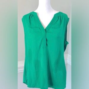 Banana Republic Sleeveless Kelly Green Blouse with V-Neck